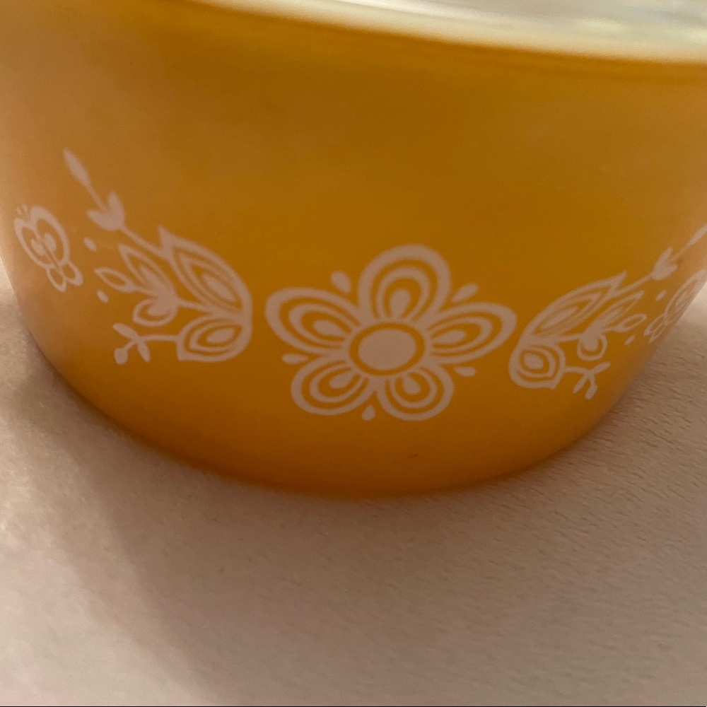 Vintage butterfly gold pyrex covered bowl